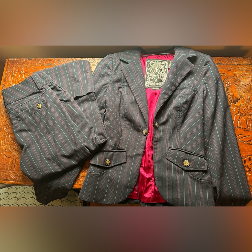 Guess Women’s Blazer & Suit Pants 💖